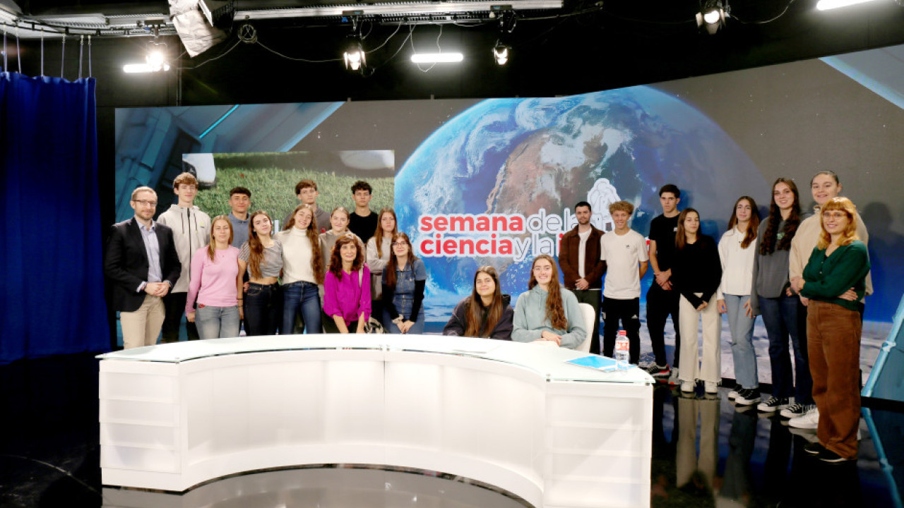 CEU. Cobertura móvil audiovisual con IA: La ciencia en imágenes e IA 