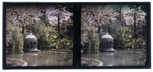 Narciso Clavería y Palacios. Palacio de Aranjuez, Jardín del Príncipe. Ca. 1900. Autocromo estereoscópico. Fototeca del Instituto del Patrimonio Cultural de España.