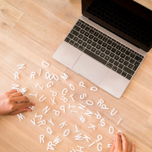 Letras y portátil