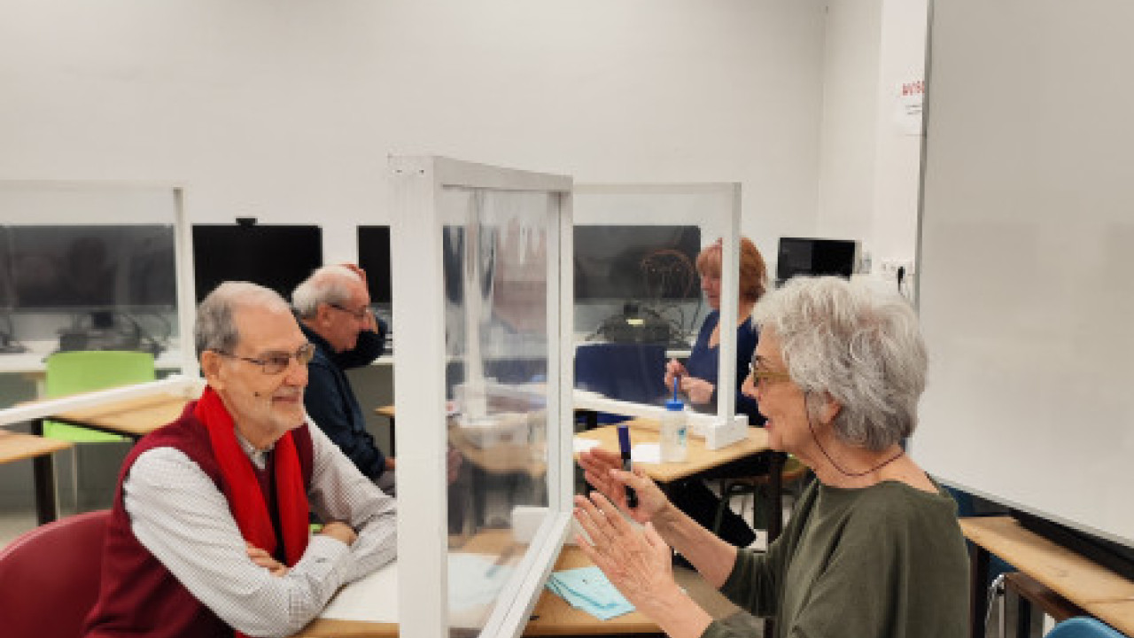 Dibujar retratos anamorficos con máquinas de dibujo