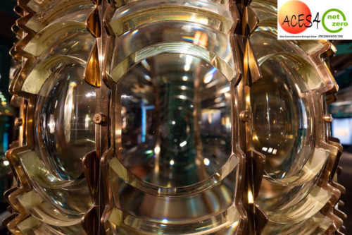 Detalle de la lente fresnel de un faro antiguo