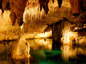 Cueva Grotto Bay, Bermuda /  Indigo Eye (FLICKR)