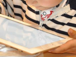 Miles de aplicaciones móviles para niños pueden estar violando su privacidad. / NadineDoerle (PIXABAY)