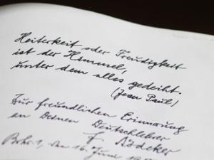 Volvemos a Clara Janés y a su poemario Orbes del sueño. /  Counselling (PIXABAY)